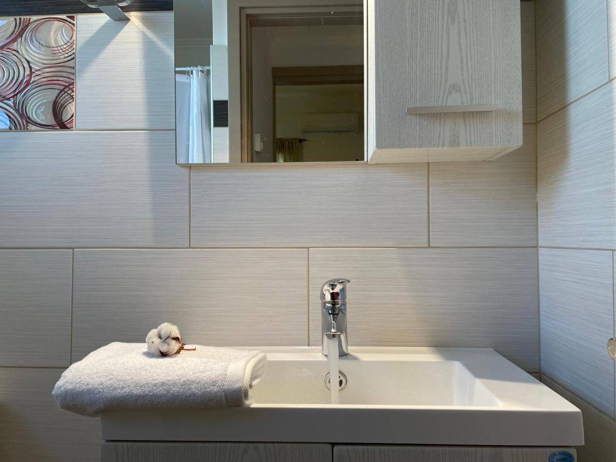 Kl Suites Lefkada - Feel At Home New Boho Apartment 400M From Beach Nidri Town Center Exterior photo